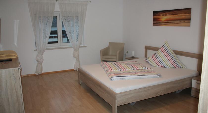 Appartements-Steinkirchner Straubing Zimmer foto